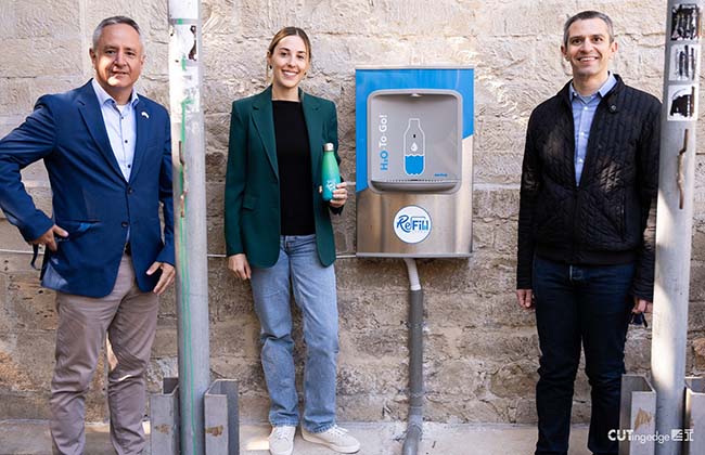 ΤΕΠΑΚ και Lets Make Cyprus Green προσφέρουν καθαρό πόσιμο νερό στην καρδιά της Λεμεσού