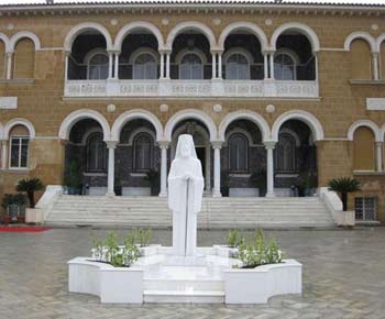 Με δαπάνη της Αρχιεπισκοπής, σε εκκλησιαστική γη ανεγείρονται εστίες για άπορους φοιτητές στη Λεμεσό