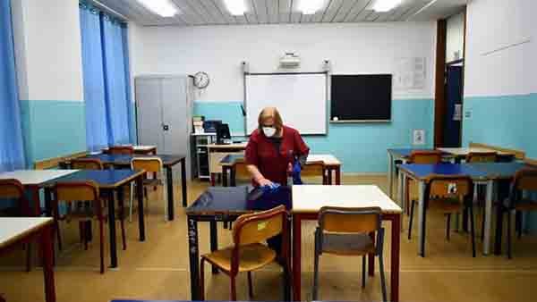 Ιταλία: Η κυβέρνηση θέλει να εξασφαλίσει την επιστροφή στα σχολεία τον Σεπτέμβριο