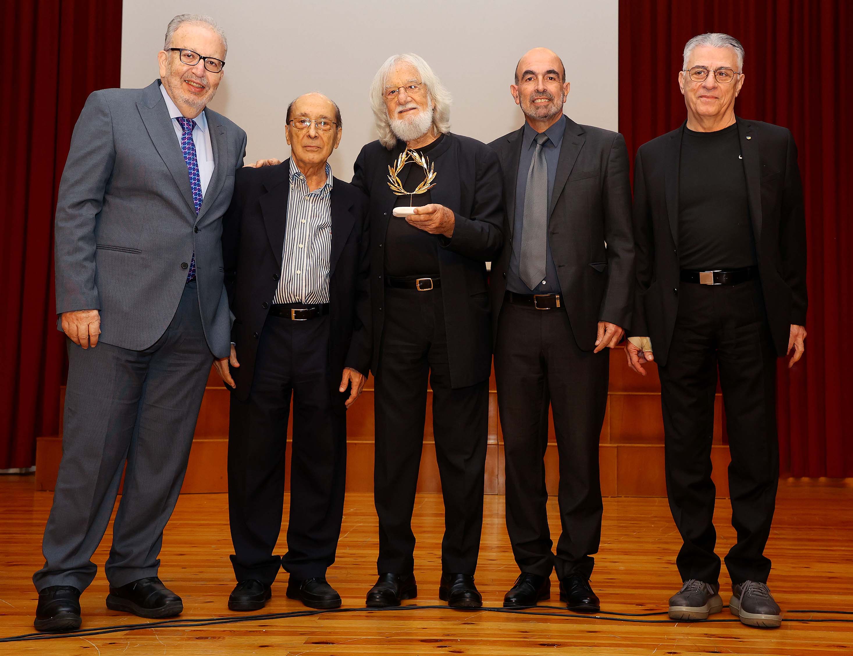 Η Αθλητιατρική Εταιρεία Κύπρου τίμησε τον Επ. Καθηγητή Εργοφυσιολογίας Παν. Αθηνών Βασ. Κλεισούρα.