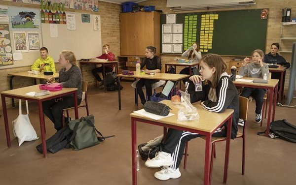 Πώς επαναλειτουργούν τα σχολεία σε άλλες χώρες της Ευρώπης