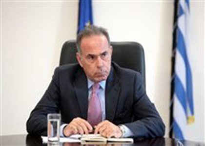 Ο Έλληνας Υπουργός Παιδείας διαβεβαίωσε ότι καμμία θέση εκπαιδευτικού δεν κινδυνεύει